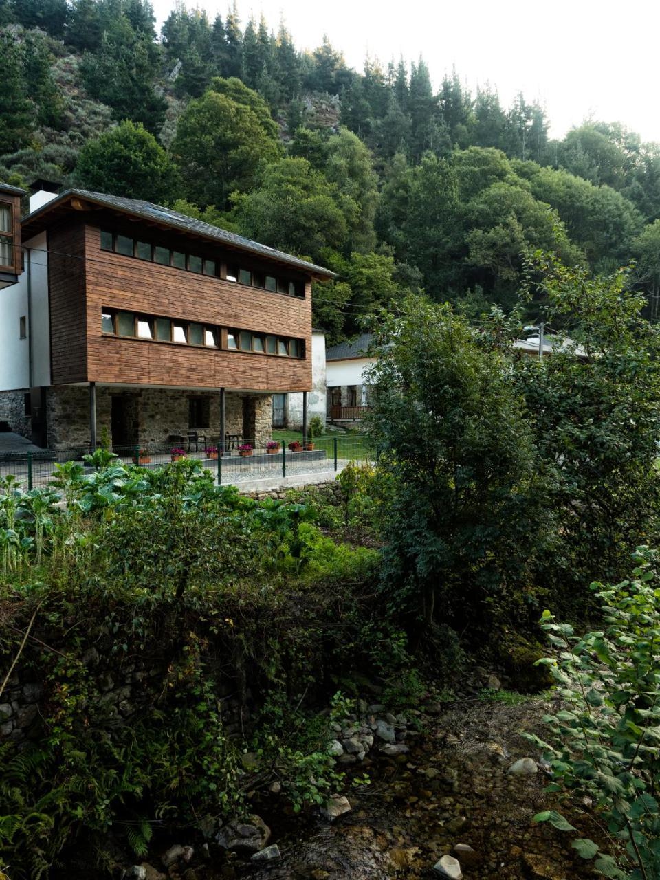 Hotel Rural Las Montanas De Pumar Besullo Exteriör bild